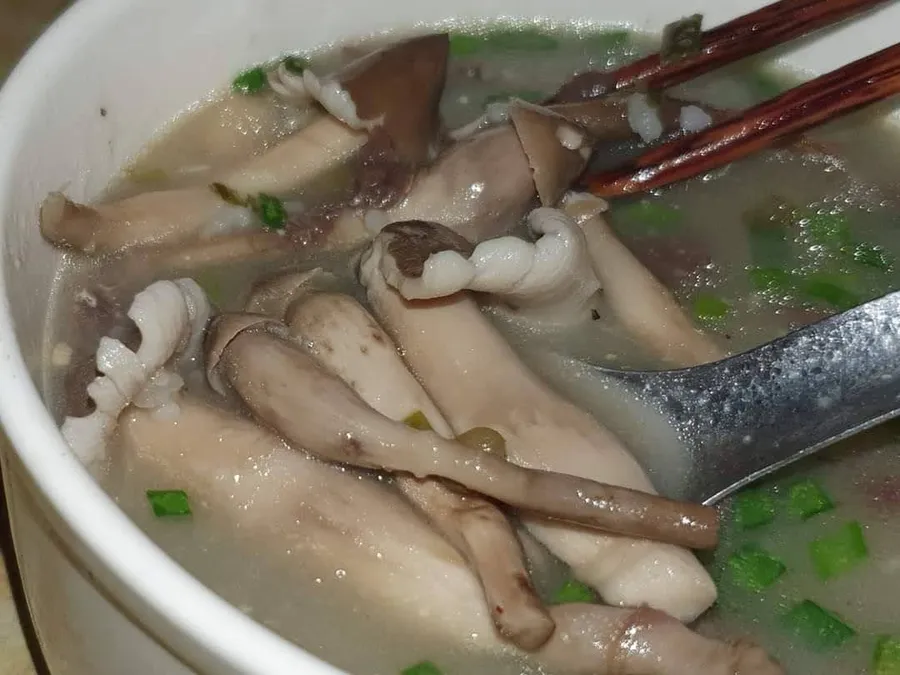 Canh nấm mối ngọt nước nấu kiểu miền Tây